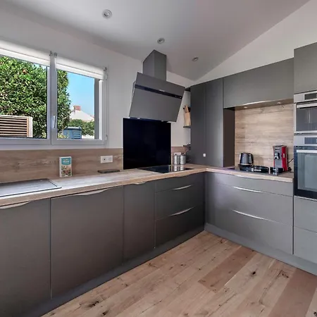 Casa de Férias Maison Familiale Pour 8 Pers - 400m De La Pornic