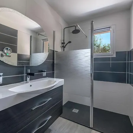 Maison Familiale Pour 8 Pers - 400m De La Holiday home *