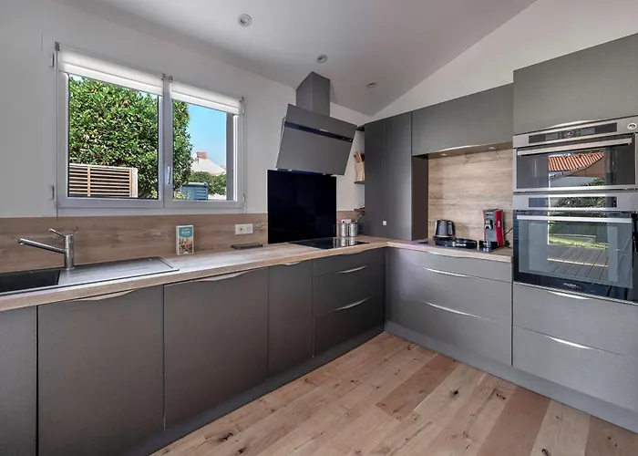 Holiday home Maison Familiale Pour 8 Pers - 400m De La Pornic